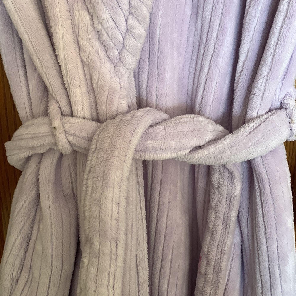Robe - Picture 3 of 4